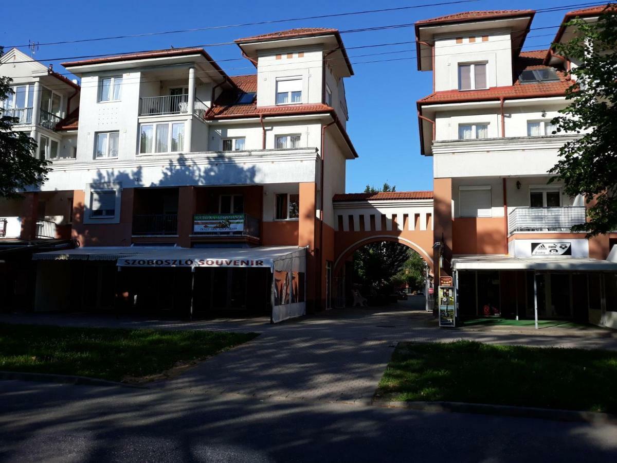 Samuci Apartman Hajdúszoboszló Extérieur photo